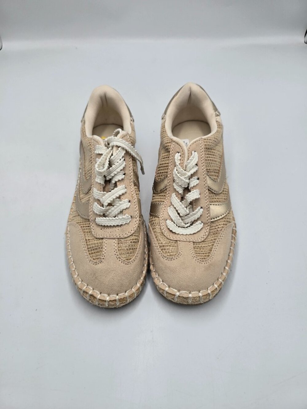 Universal Thread Sneaker flat
